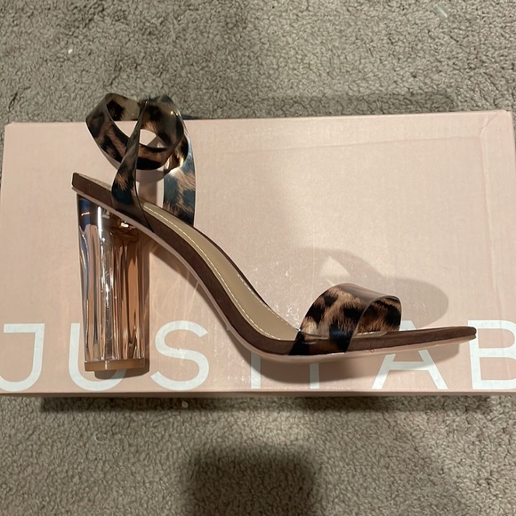 NWT JustFab Leopard strappy heels, size 6.5, 4 inch heel - Picture 2 of 4